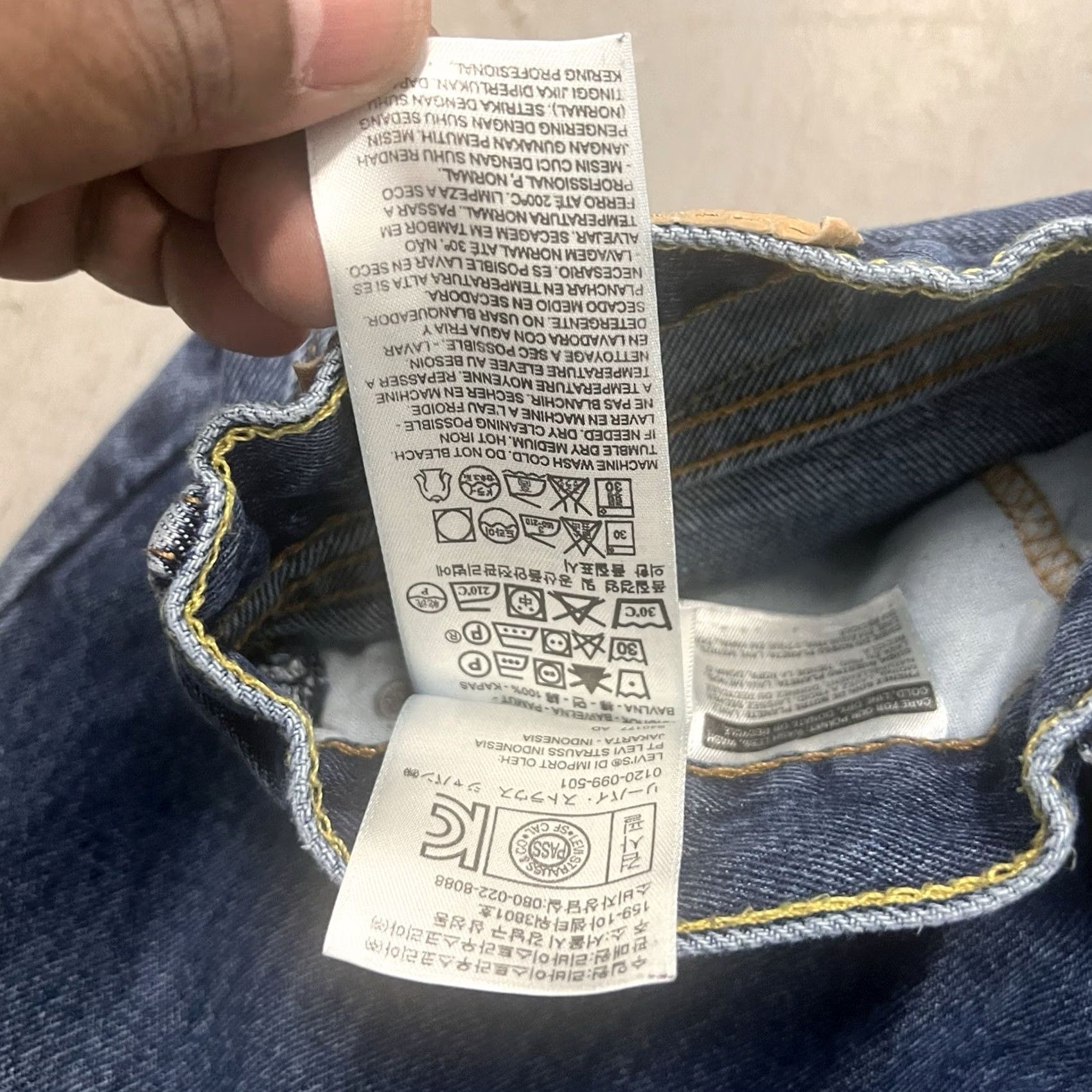 Levi's Item Specifications: Closure: Zipper, Buttons Size US 30 / EU 46 - 3 Thumbnail