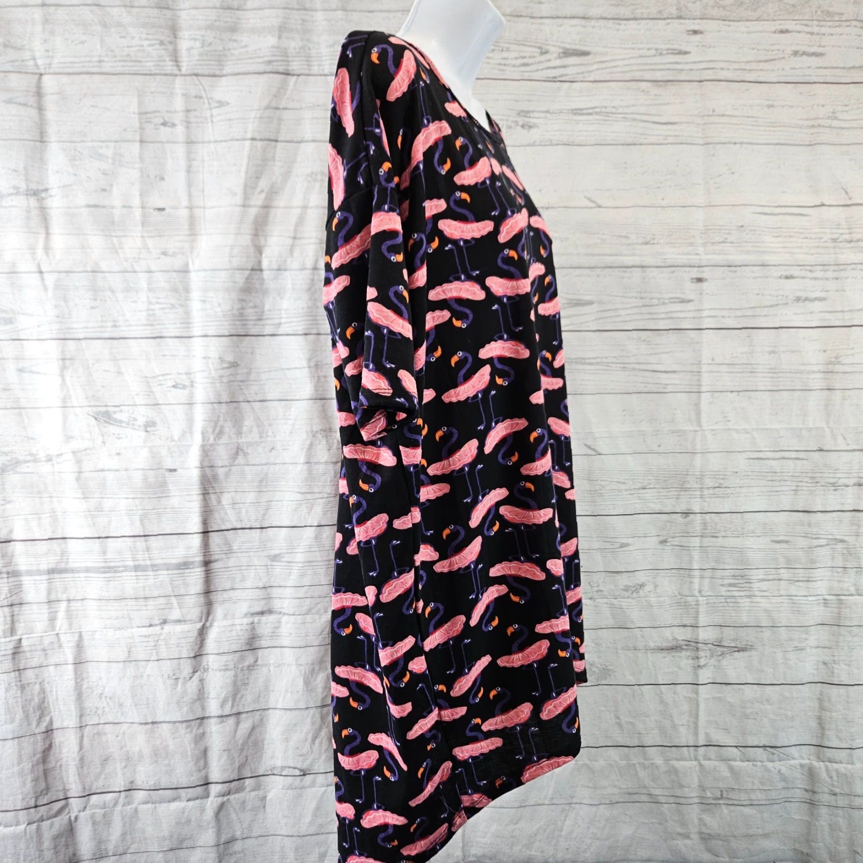 Vintage VINTAGE LuLaRoe Womens Irma Top Sz Small Black Pink Flamingos Short Sleeve Size S / US 4 / IT 40 - 3 Thumbnail