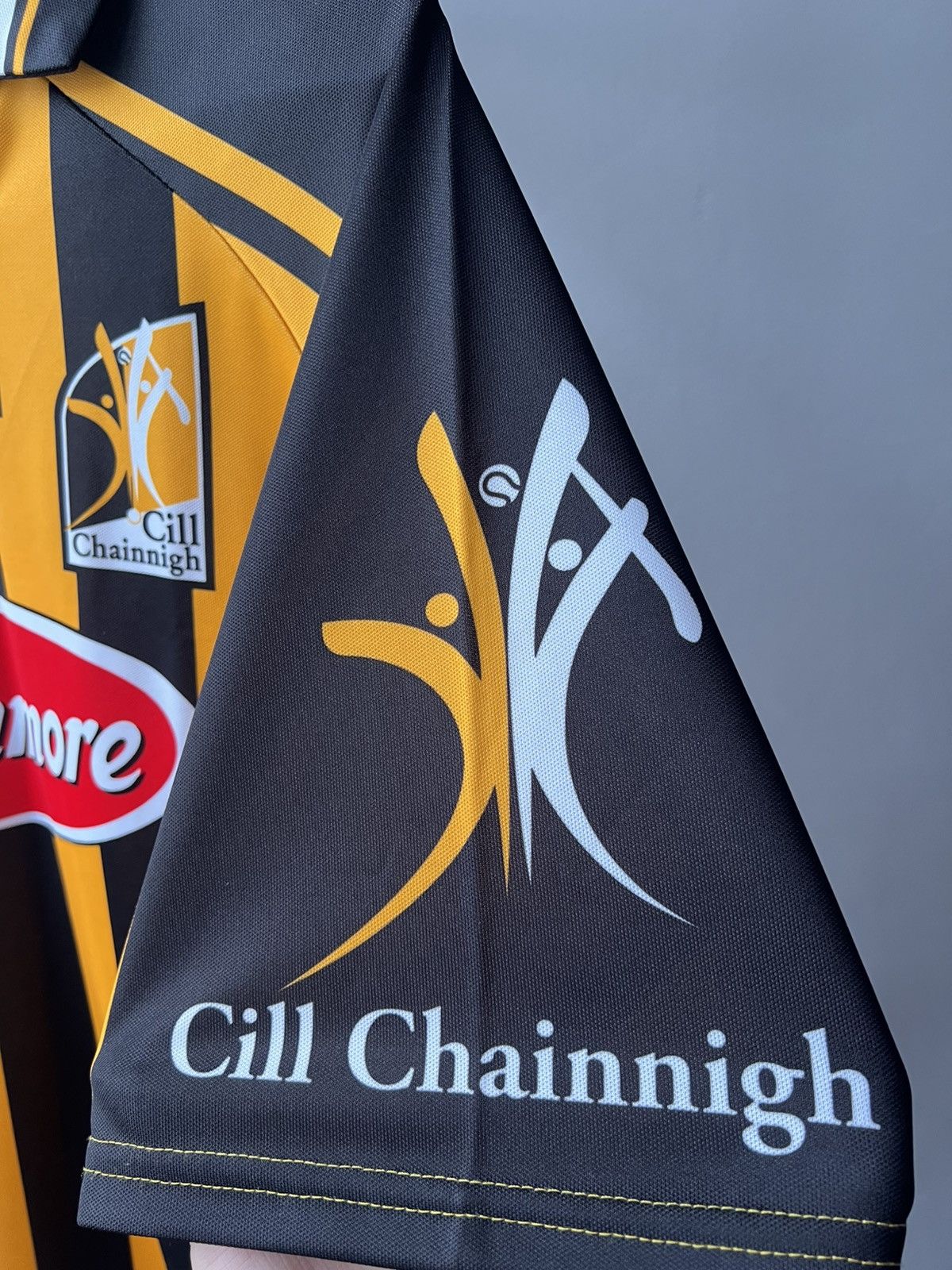 O'Neills 2004 GAA CILL CHAINNIGH KILKENNY VINTAGE JERSEY SHIRT GAELIC Size US L / EU 52-54 / 3 - 11 Thumbnail