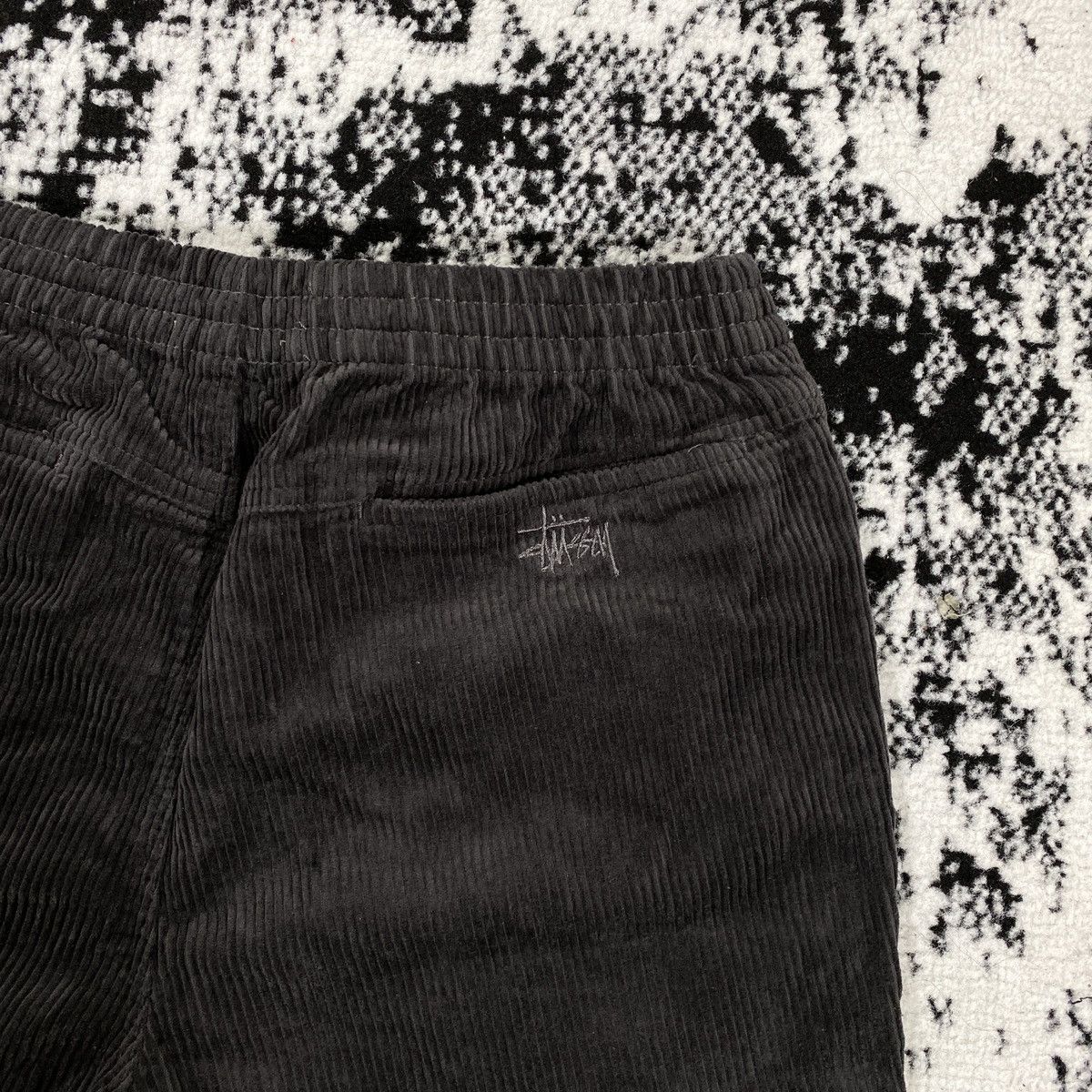 Stussy STUSSY BOX LOGO CORDUROY SHORTS IN CHARCOAL - 32 Size US 32 / EU 48 - 4 Thumbnail