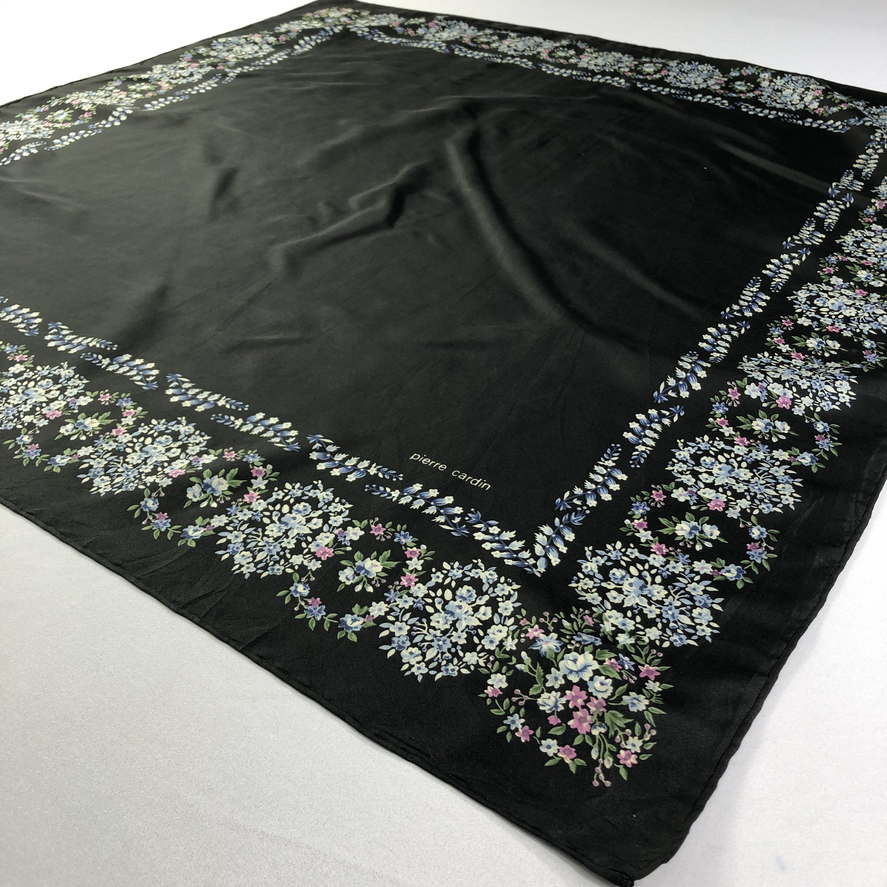 Pierre Cardin × Vintage Vintage Pierre Cardin Silk Scarf Size ONE SIZE - 3 Thumbnail