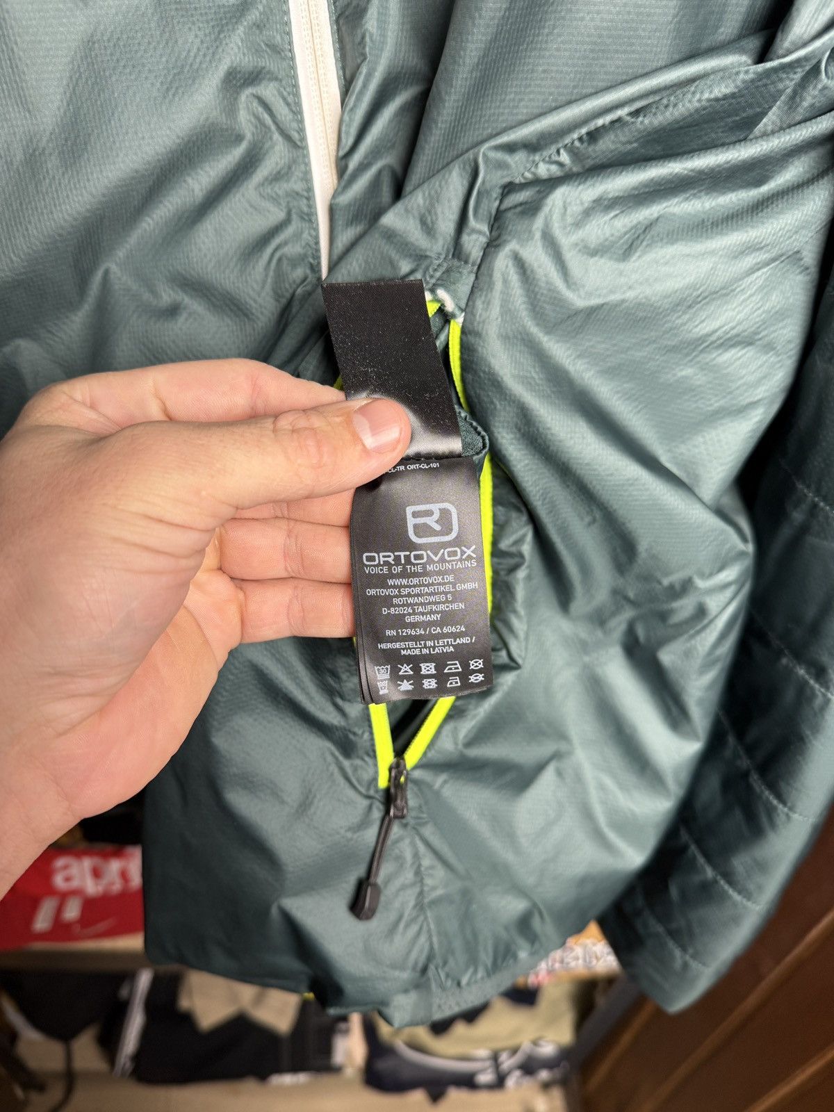 ORTOVOX Ortovox 2L SWISSWOOL Reversible JACKET size XL Size US XL / EU 56 / 4 - 13 Thumbnail