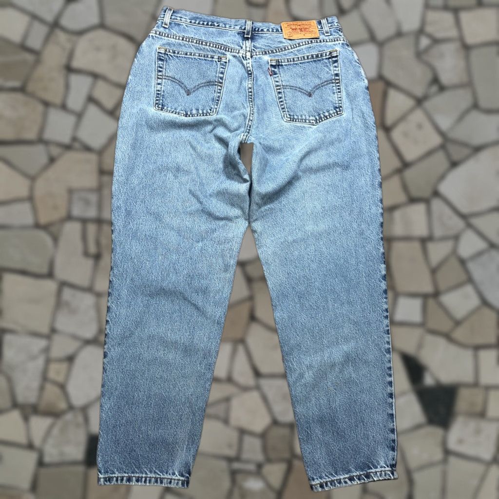 Levi's VINTAGE Levi's 550 Jeans Tapered High Rise 16 X 28.5 Inseam Blue Women's Regular 12 in Rise 5-Pocket Denim Cotton Zipper Closure 80s 90s Grunge Size 24" / US 00 / IT 34 - 1 Thumbnail