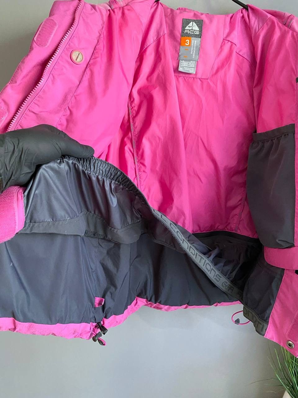 Nike ACG Nike ACG Women’s Pink Down Puffer Ski Jacket, Size M Size M / US 6-8 / IT 42-44 - 19 Thumbnail