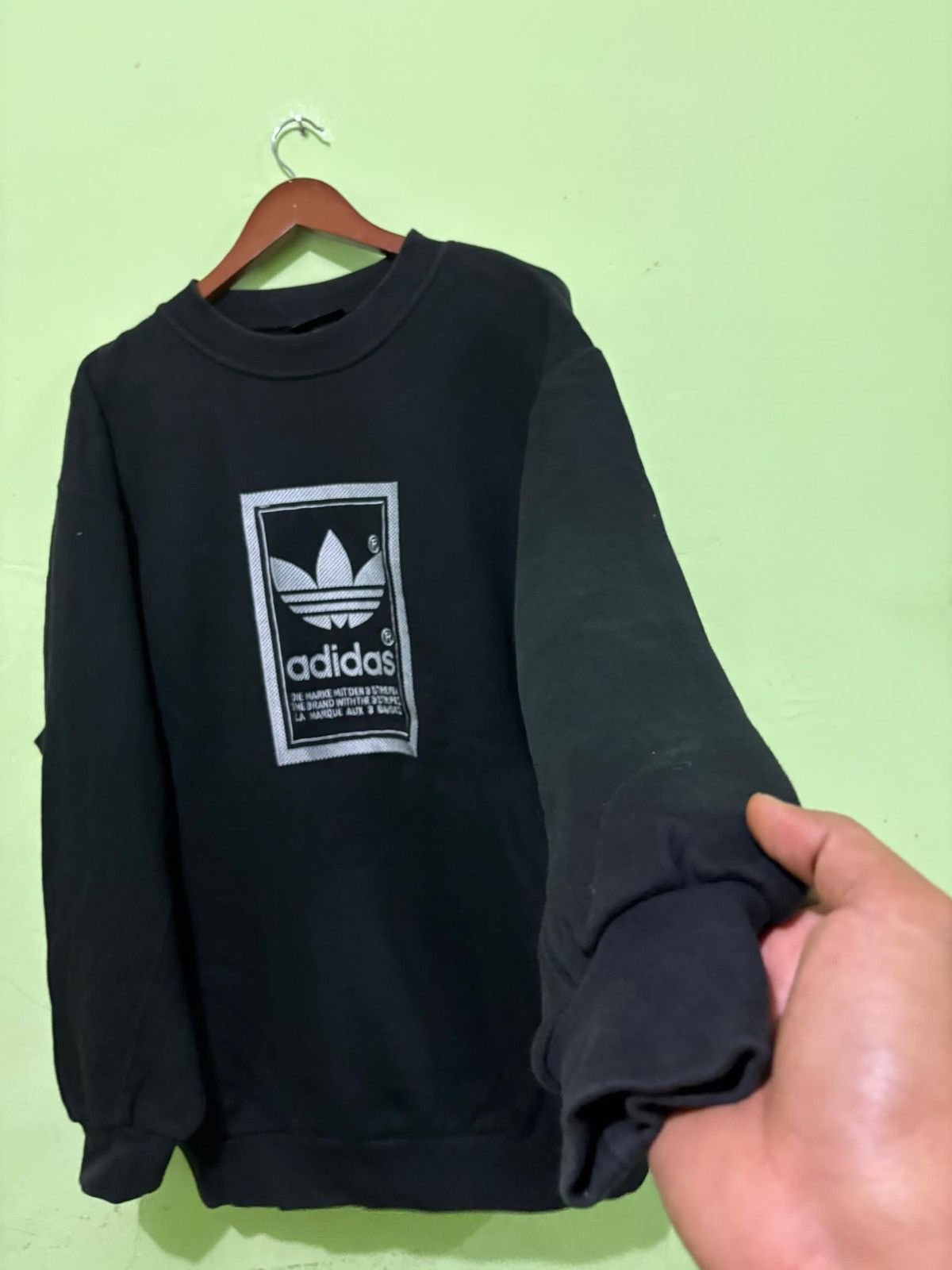 Adidas Vintage Adidas Sweatshirt Embroidered Logo Design Size US M / EU 48-50 / 2 - 3 Thumbnail
