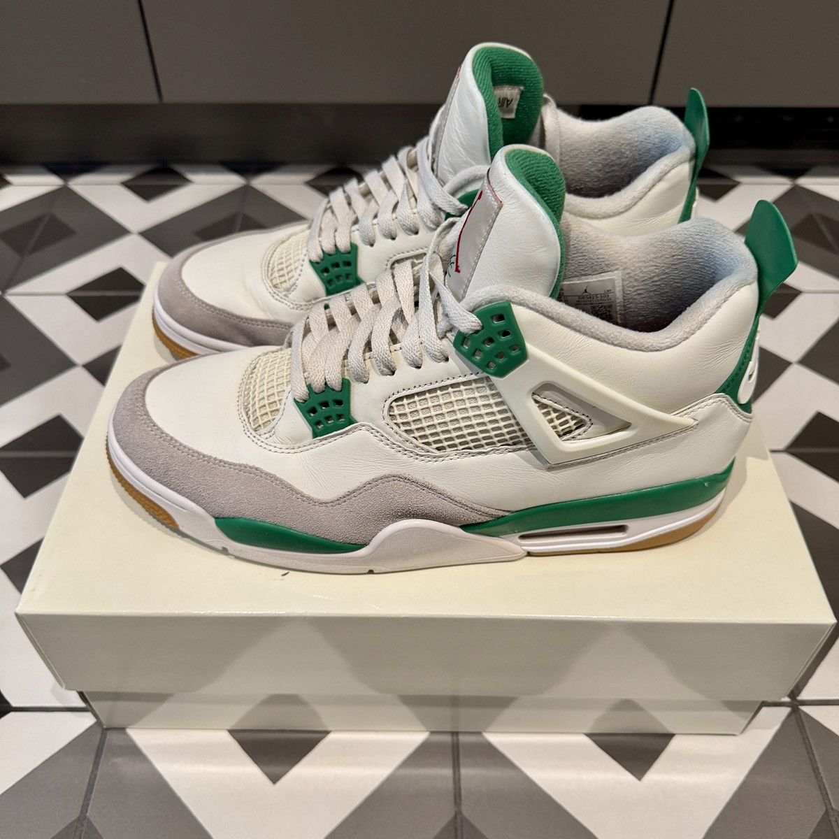 Nike Air Jordan 4 Pine Green Size US 12 / EU 45 - 3 Thumbnail