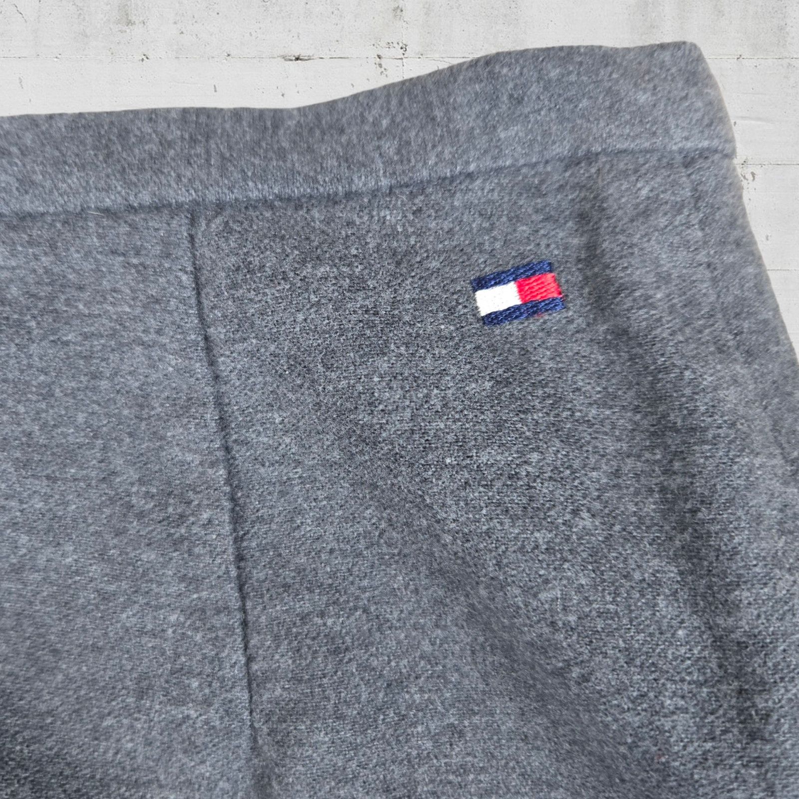 Tommy Hilfiger Y2K Gray Floral Embroidered Maxi Skirt Size 8 Size 30" / US 8 / IT 44 - 8 Thumbnail
