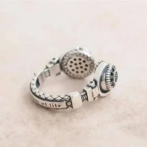 Jewelry Headphones Ring 2000s Skater Punk Graffiti Jet Set Radio Size ONE SIZE - 8 Thumbnail