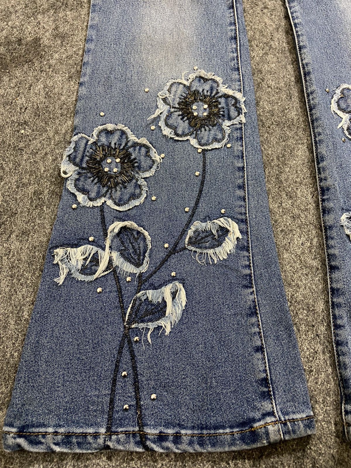 If Six Was Nine Vintage y2k YAGI denim pants flare embroidery floral Size 28" / US 6 / IT 42 - 6 Thumbnail