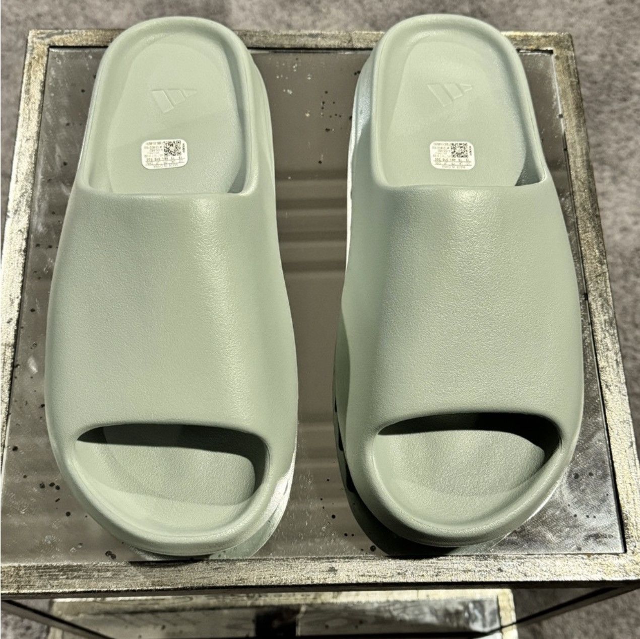 Yeezy Yeezy Slides Size US 13 / EU 46 - 1 Thumbnail