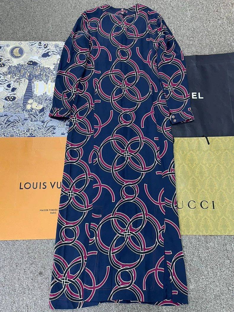 Chanel chanel 23S blue printed large logo silk printed long skirt Size XS / US 0-2 / IT 36-38 - 3 Thumbnail