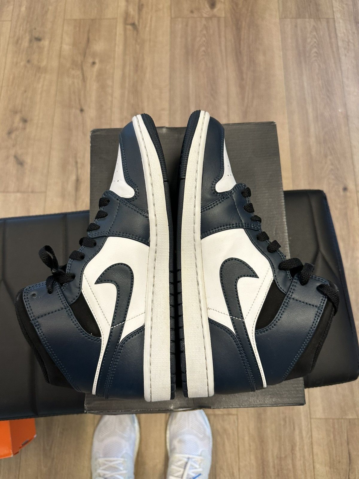 Nike Air Jordan 1 Mid Armory Navy Size US 9.5 / EU 42-43 - 8 Thumbnail