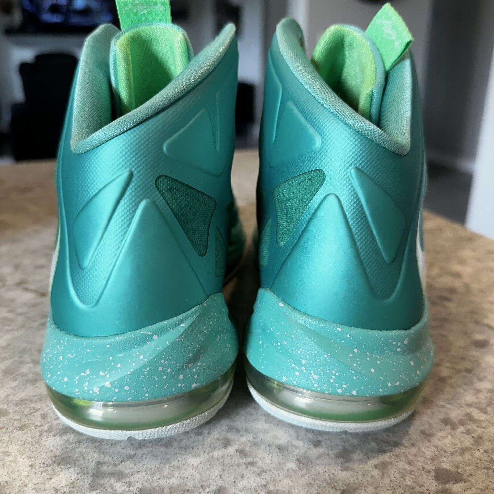 Nike Size 6.5Y Nike Lebron X Easter | Turquoise/Green | CLEAN! | Size US 6.5 / EU 39-40 - 2 Thumbnail
