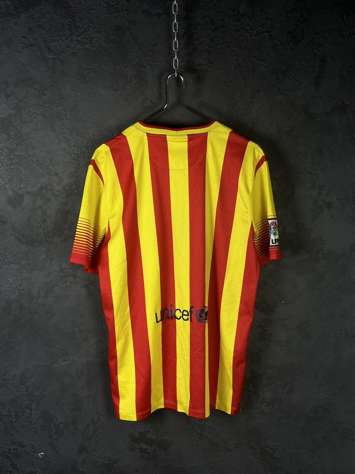 Vintage 2013-2014 Vintage Barcelona FC Away T-shirt + Shorts Size US L / EU 52-54 / 3 - 5 Thumbnail