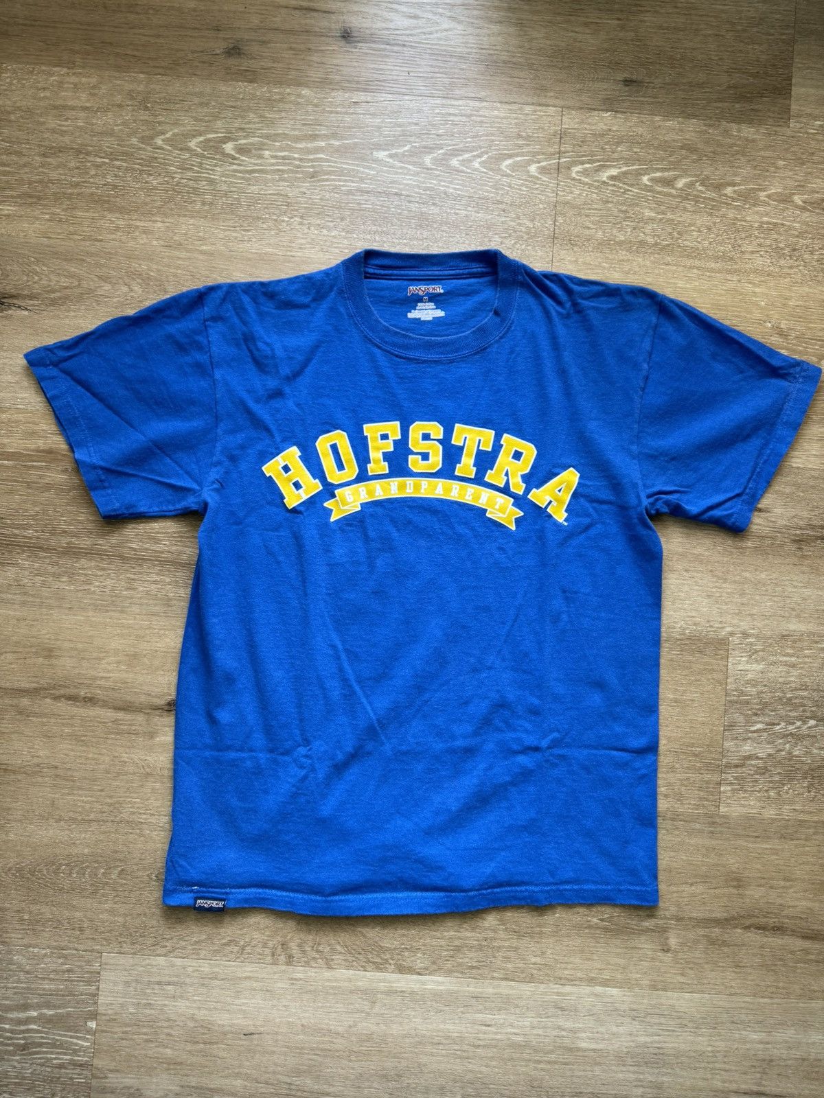 Other 2000s ‘HOFSTRA GRANDPARENT’ Jansport Arc Logo Tee Size US M / EU 48-50 / 2 - 2 Thumbnail