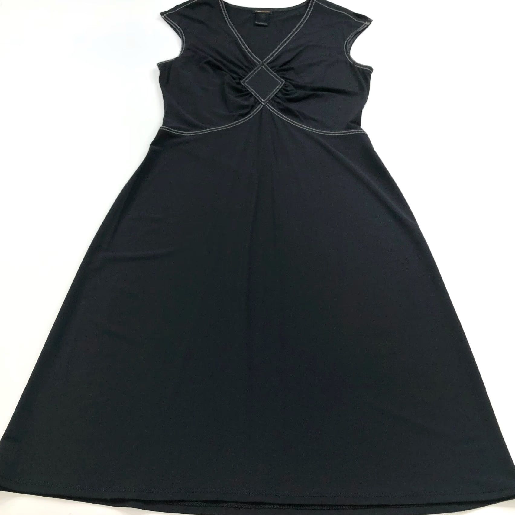 Bcbgmaxazria BCBGMAXAZRIA Dress A-Line Midi Casual Sleeveless V-Neck Black Lightweight Knit Pullover L Women's Size L / US 10 / IT 46 - 2 Thumbnail