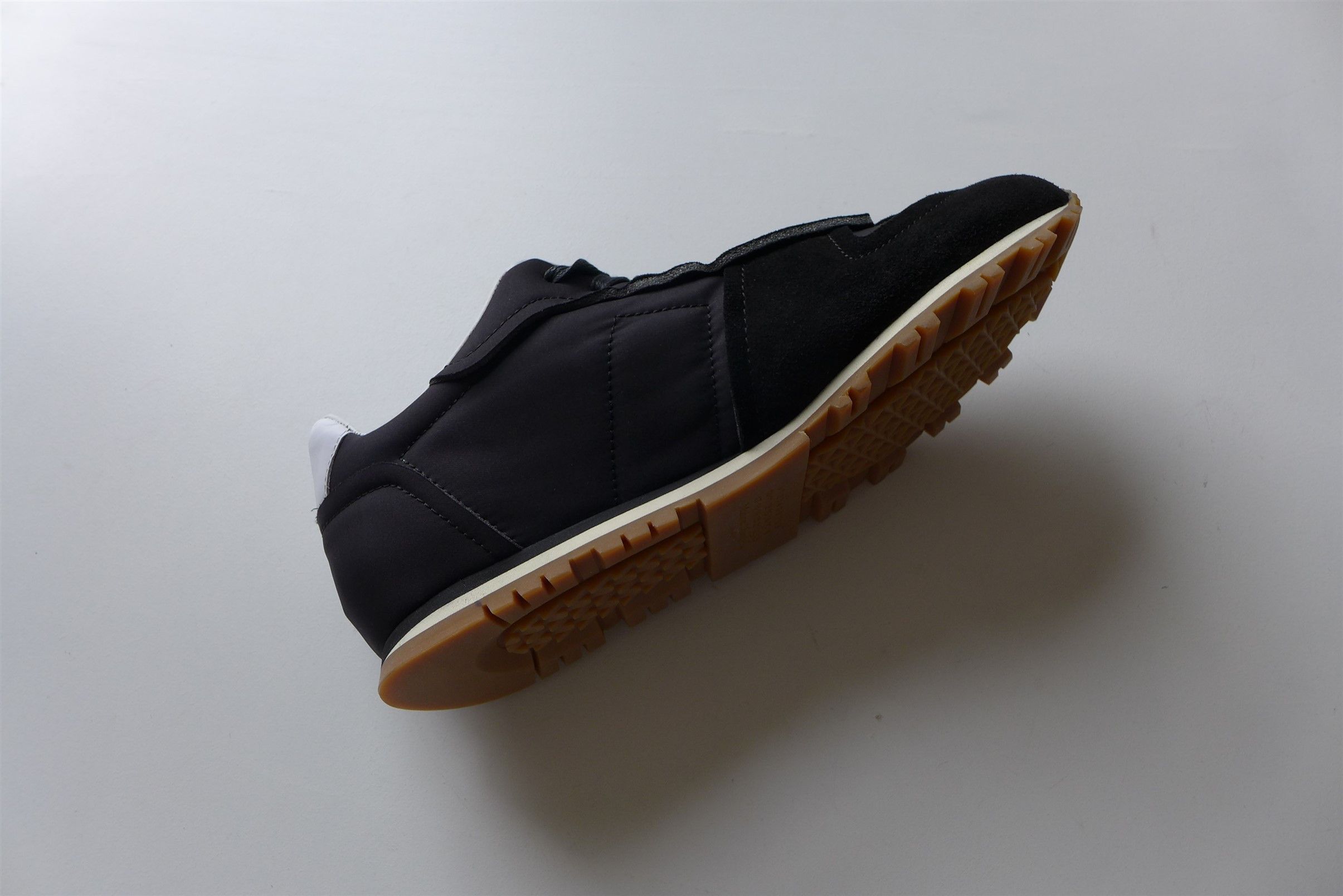 Maison Margiela Margiela Black Runner Sneakers Size US 11 / EU 44 - 14 Thumbnail