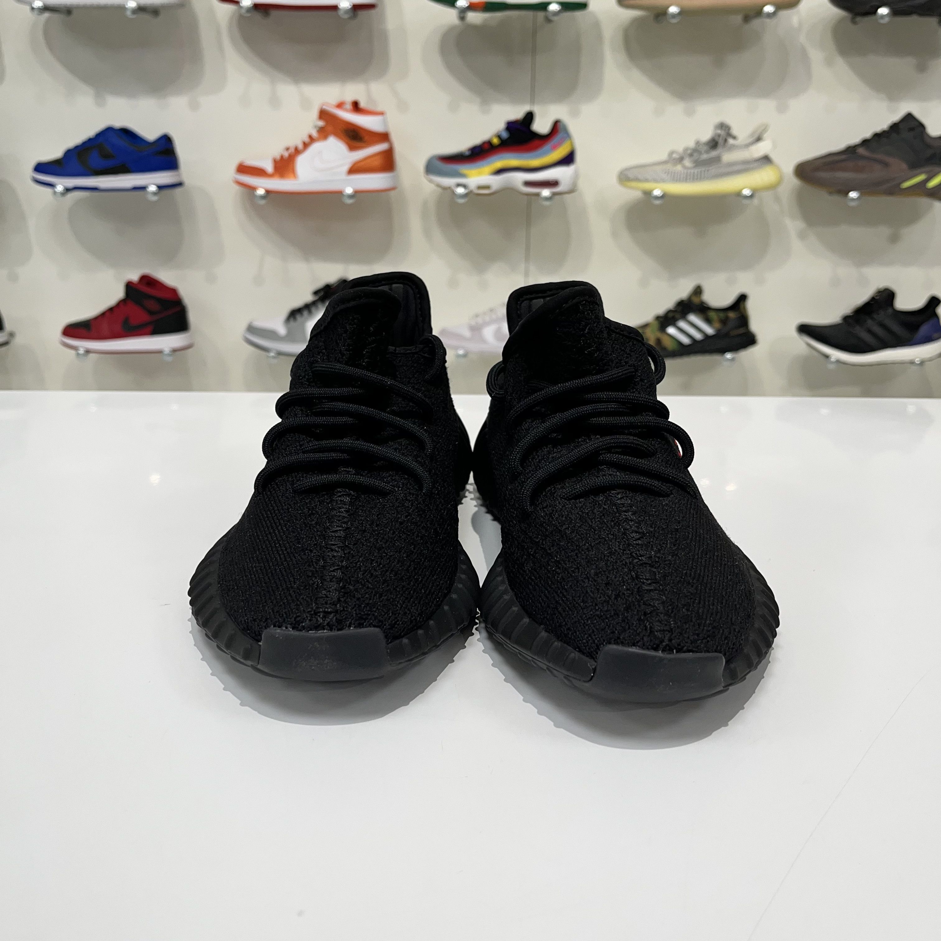 Adidas Adidas Yeezy Boost 350 V2 Black Red Size US 5 / EU 37 - 9 Thumbnail