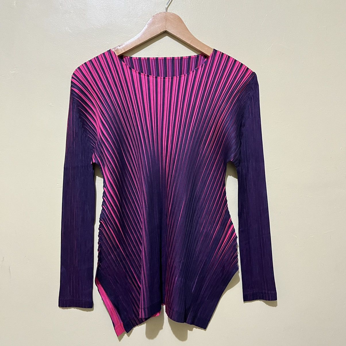 Pleats Please Issey Miyake PLEATS PLEASE ISSEY MIYAKE - ALT BLINKS GRADIENT L/S Size M / US 6-8 / IT 42-44 - 1 Thumbnail