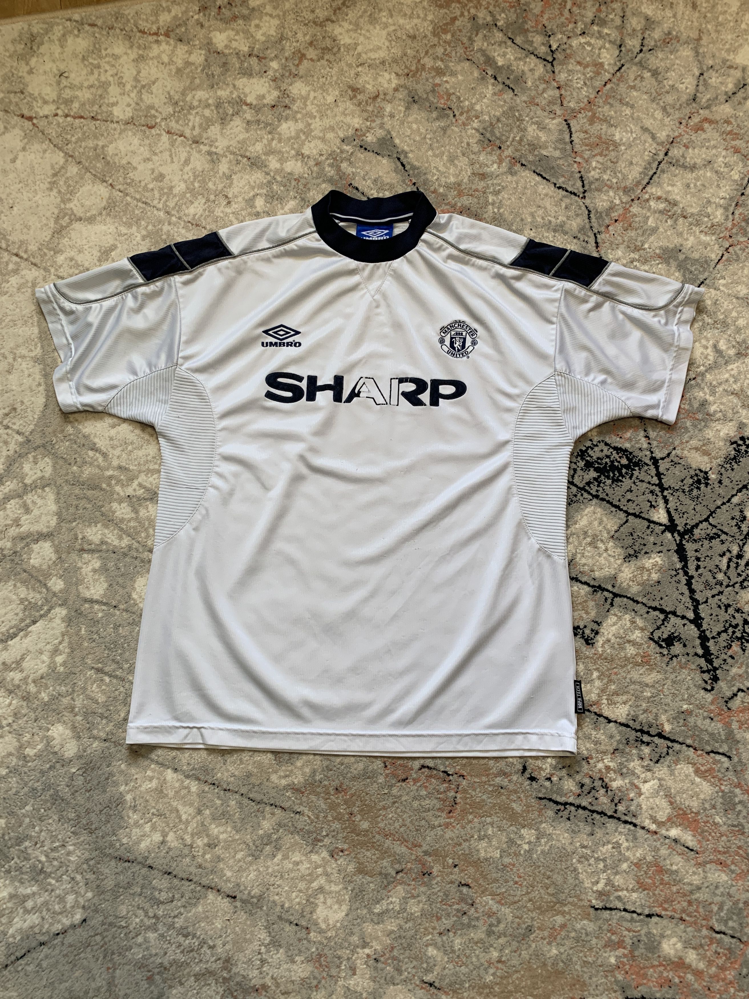 Umbro Umbro Vintage Manchester United Jersey Size US L / EU 52-54 / 3 - 1 Thumbnail