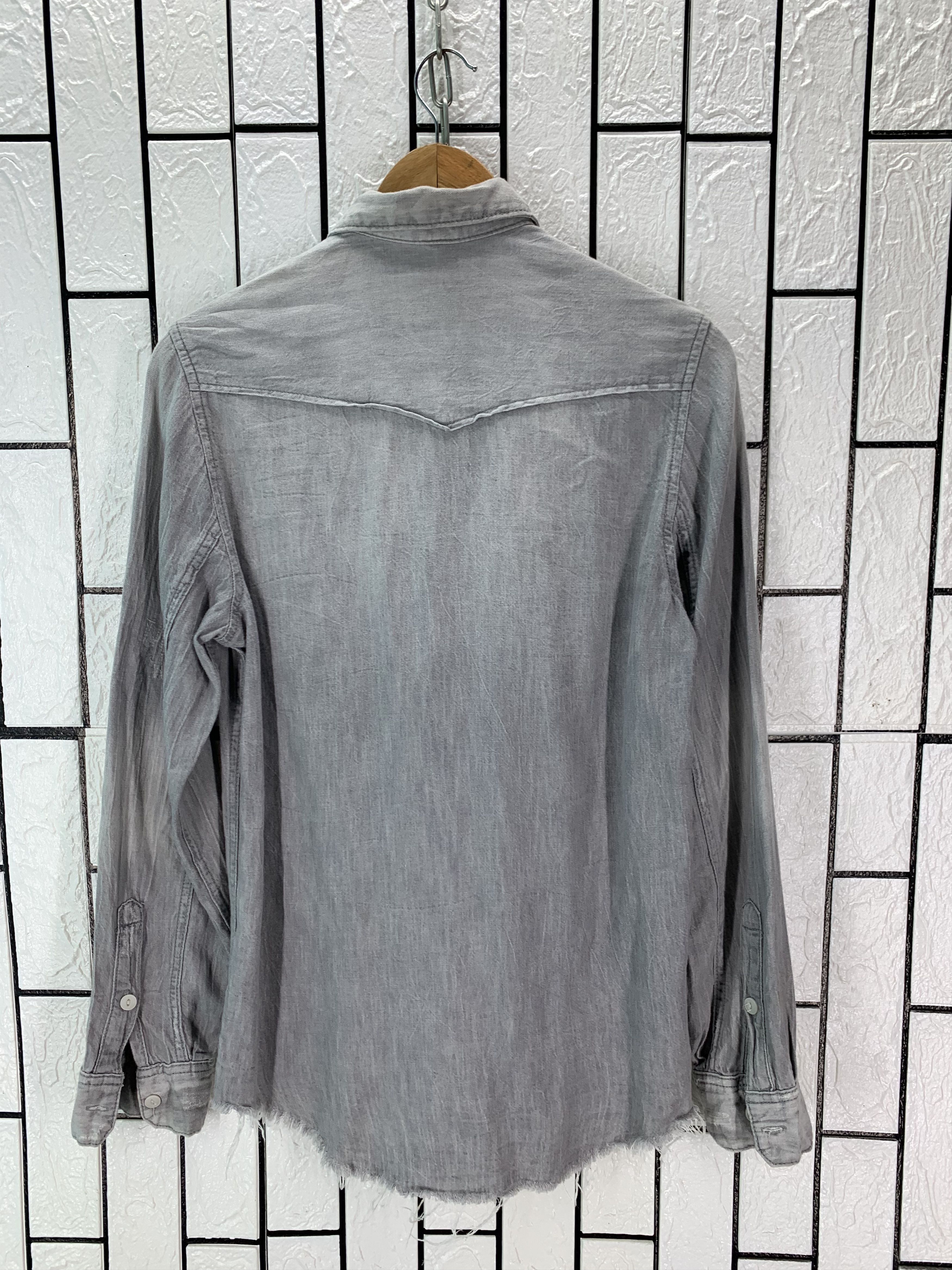 Vintage H&M Distressed Denim Shirt Button Size US S / EU 44-46 / 1 - 8 Thumbnail