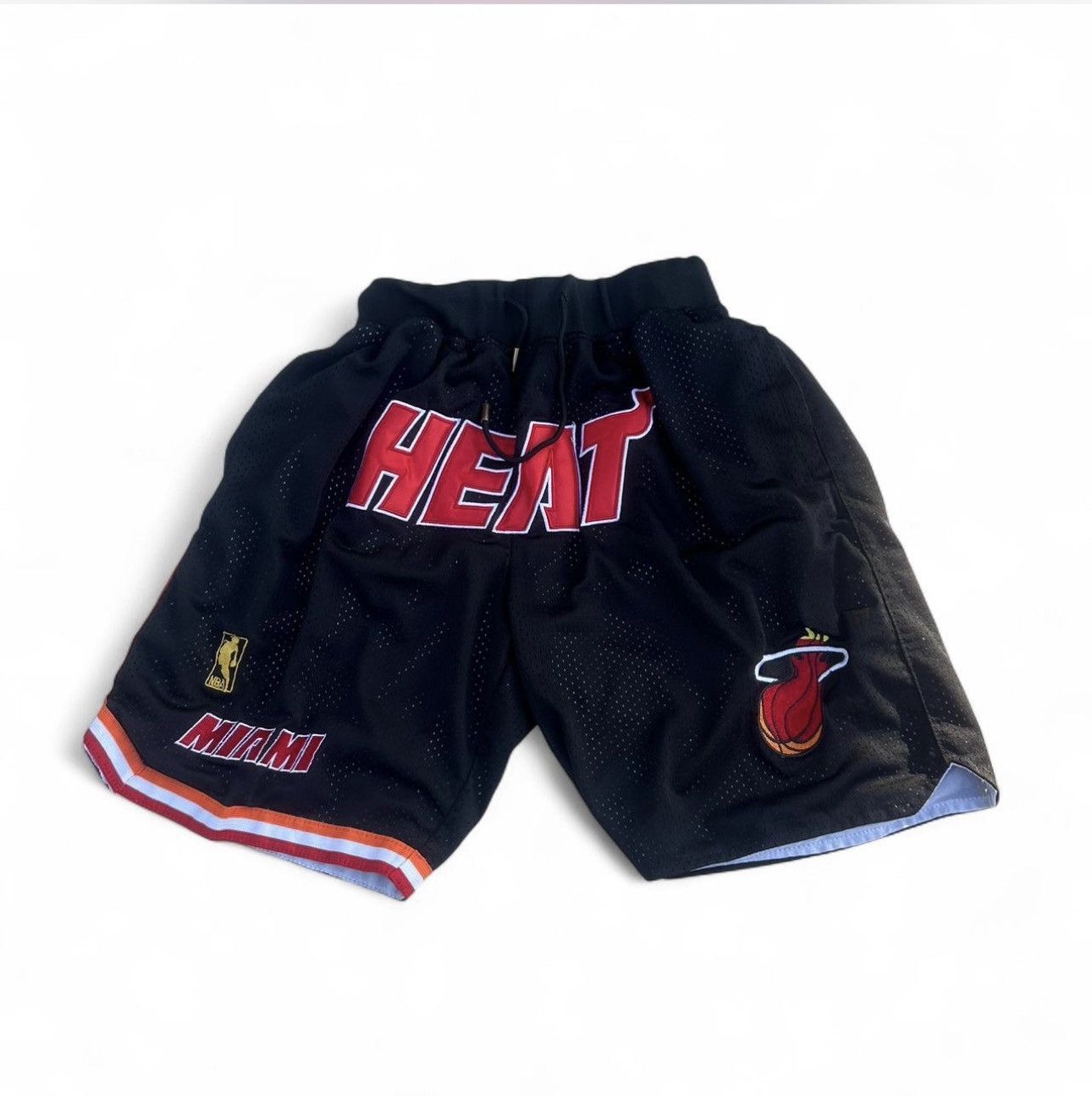 Just Don Just don miami heat black shorts size medium Size US 32 / EU 48 - 1 Thumbnail