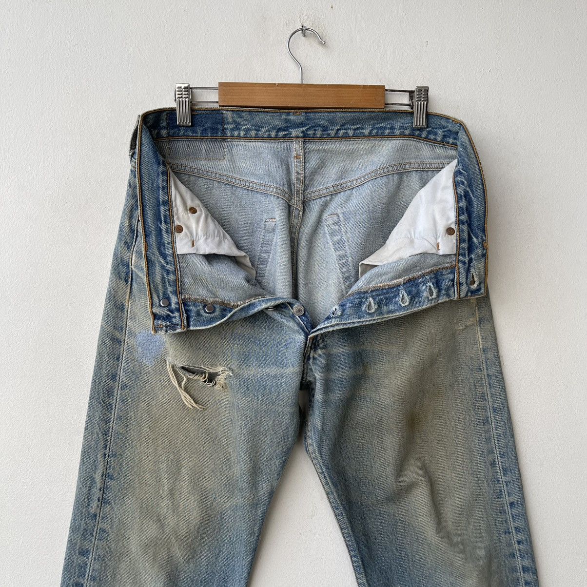 Levi's Vintage 90s Levi's 501xx Denim Jeans Thrashed Distressed Size US 33 - 16 Thumbnail