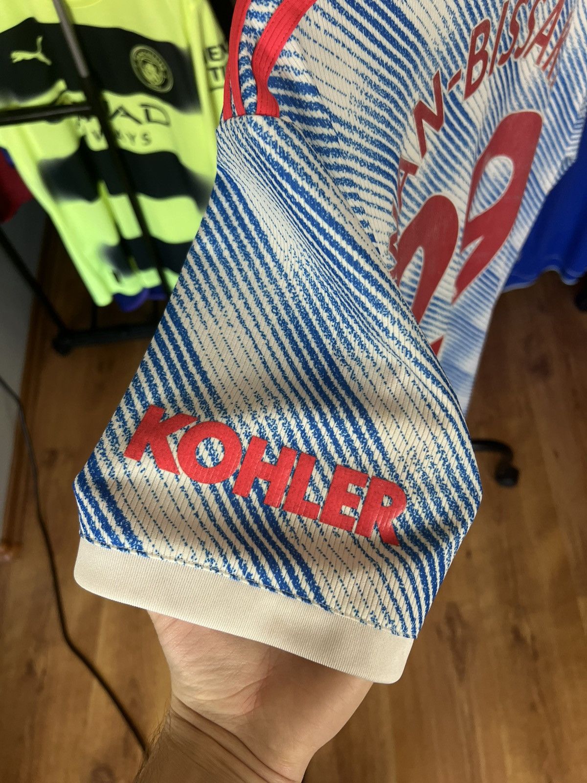 Adidas Soccer Jersey Adidas Manchester United 2021/22 Wan-Bissaka Size US XL / EU 56 / 4 - 5 Thumbnail