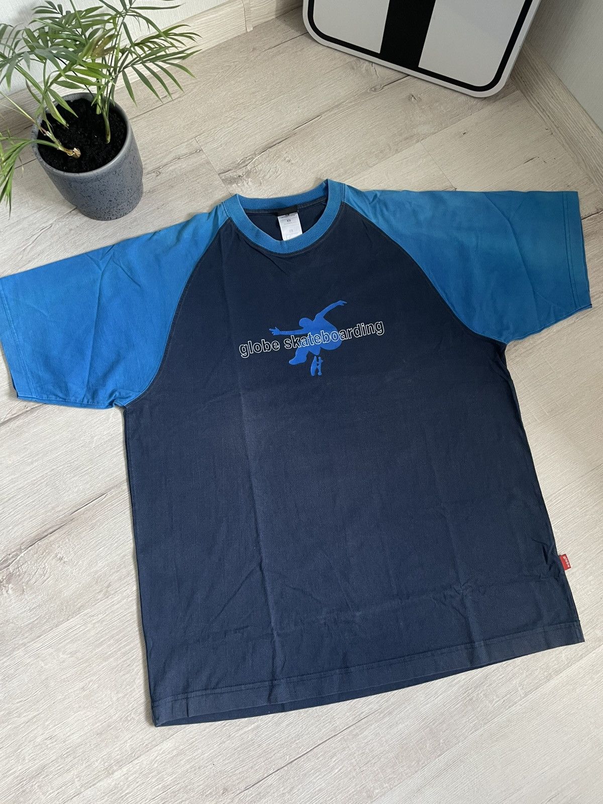 Globe Vintage 90s Globe Skateboarding Faded Tee Y2k Like polar sk8 Size US XL / EU 56 / 4 - 3 Thumbnail