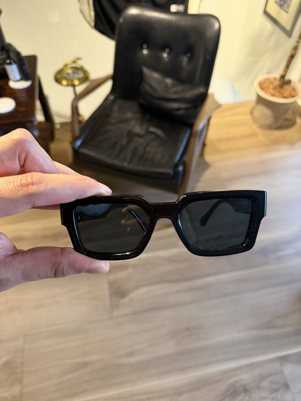 Louis Vuitton Louis Vuitton 1.1 Match Sunglasses - Black / Silver Hardware Size ONE SIZE - 7 Thumbnail
