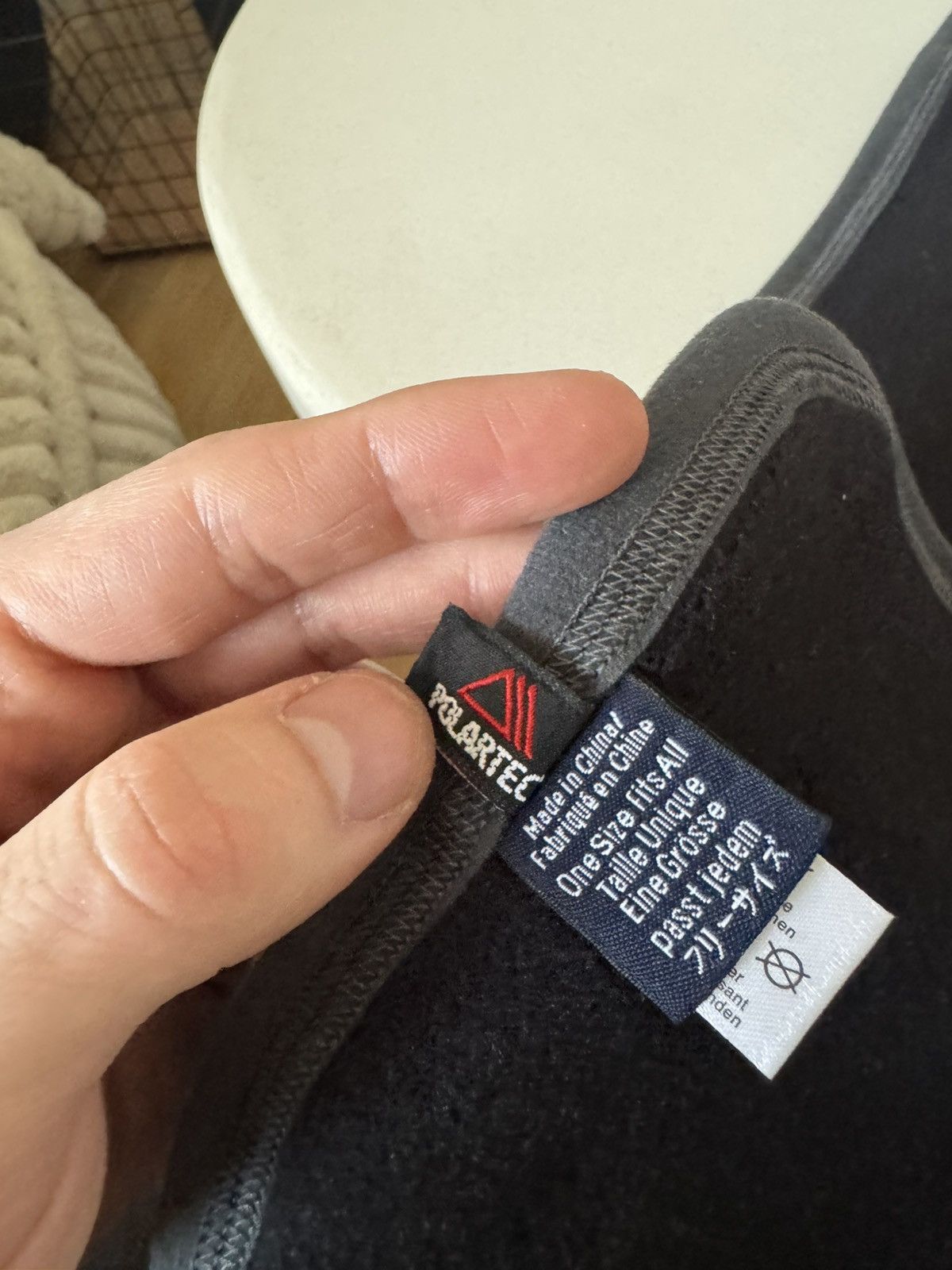 Arc'teryx Vintage Arcteryx Polartec Zip Pocket Black Fleece Scarf Size ONE SIZE - 6 Thumbnail