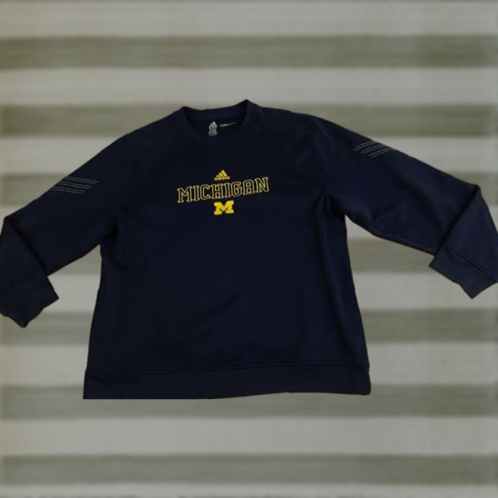 Adidas VINTAGE Adidas Sweatshirt Unisex Adults 2XL Blue Wolverines University Climawarm Pullover Wolverines stitched letters Size US XXL / EU 58 / 5 - 1 Thumbnail