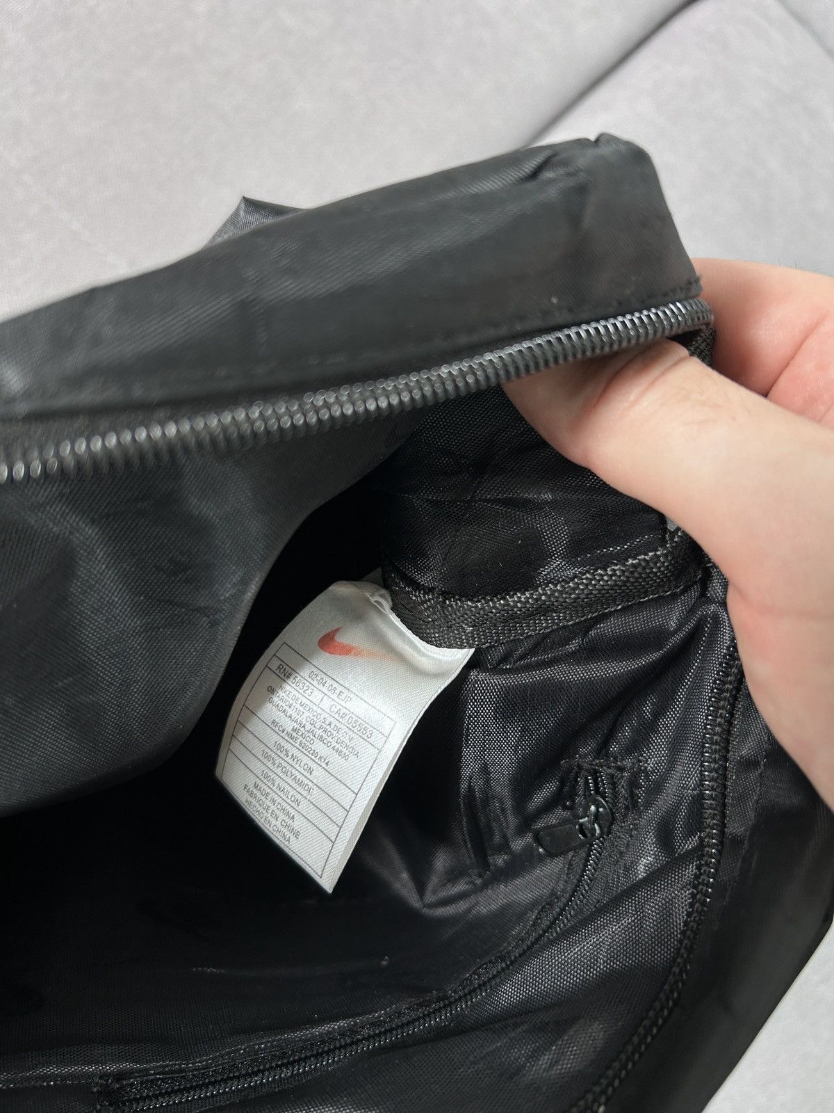 Nike NIKE VINTAGE CROSSBODY BAG Y2K STYLE SHOULDER BAG Size ONE SIZE - 5 Thumbnail