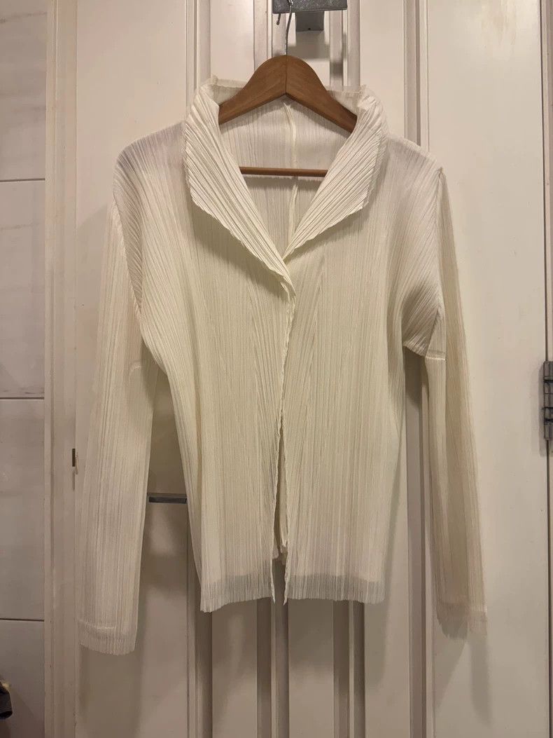 Issey Miyake size:5 White pleated coat