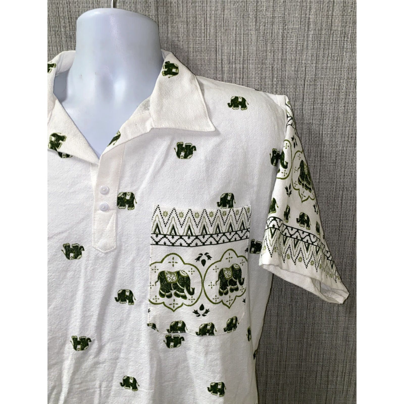 Bark Unbranded Bark Cloth Elephant Print Short Sleeve Golf Polo Shirt Sz 46 22 In Armpit Mens White/Green Shirt Size US XXL / EU 58 / 5 - 2 Thumbnail
