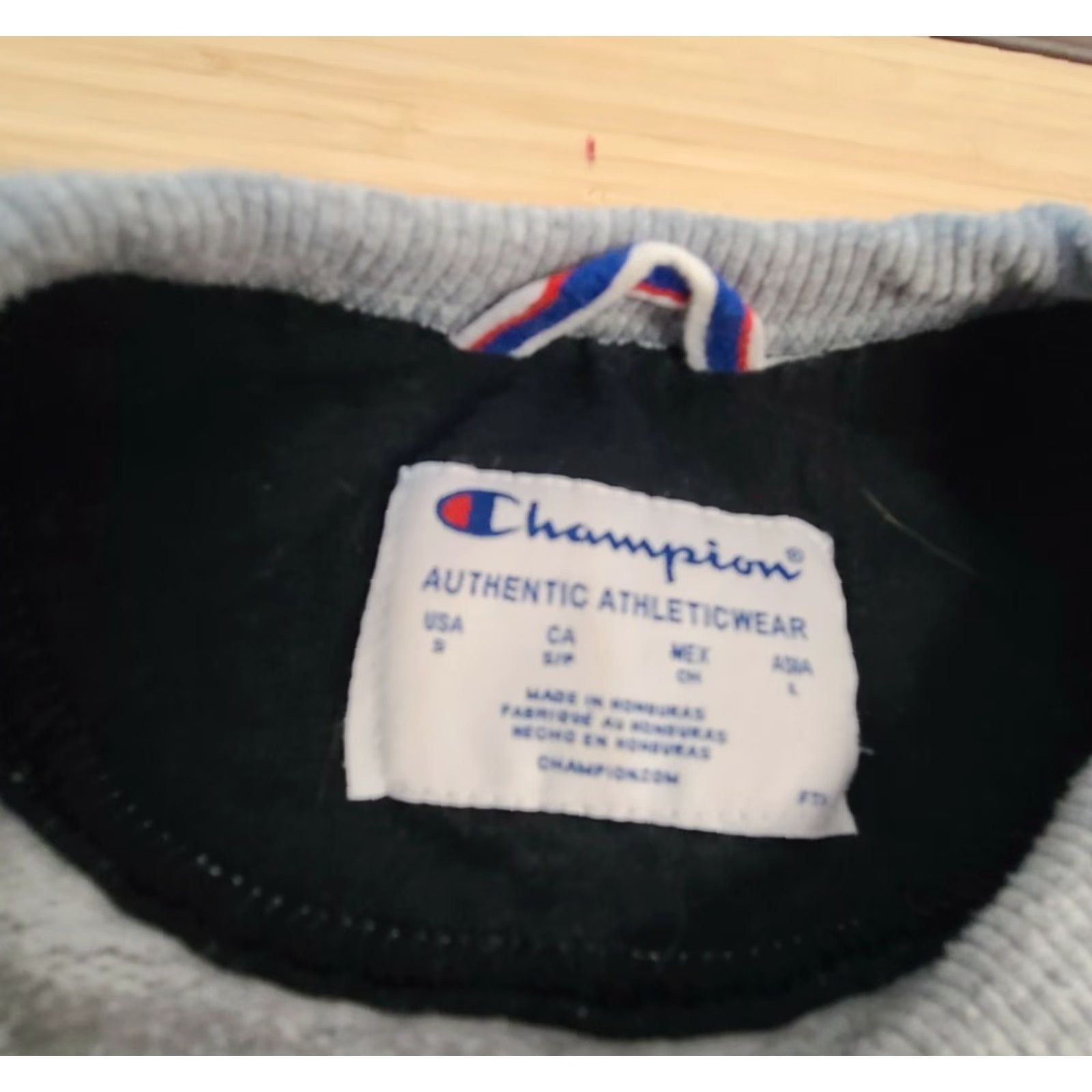 Champion Champion Sweatshirt Crewneck Logo Distressed Stained Sz S Gray Men Regular Shortened Size Small Distressed and Stained Size US S / EU 44-46 / 1 - 3 Thumbnail