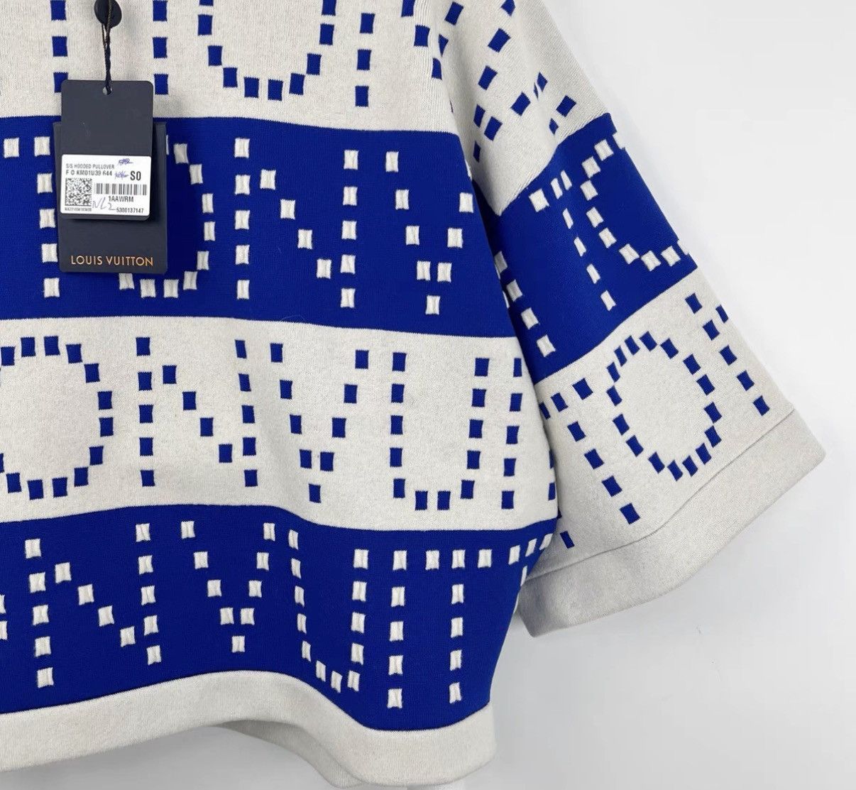Louis Vuitton Louis Vuitton Dashed Letter Logo Cape Hoodie K12 Size S / US 4 / IT 40 - 2 Thumbnail