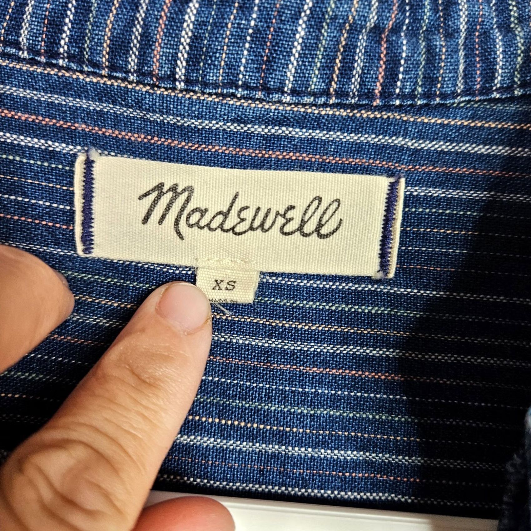 Madewell Madewell Shirt XS Blue Stripes Button-back Short Sleeve Womens Likely Casual Basic All Seasons Cotton Blend 100% Cotton V-Neck Buttoned Blouse Size XS / US 0-2 / IT 36-38 - 5 Thumbnail