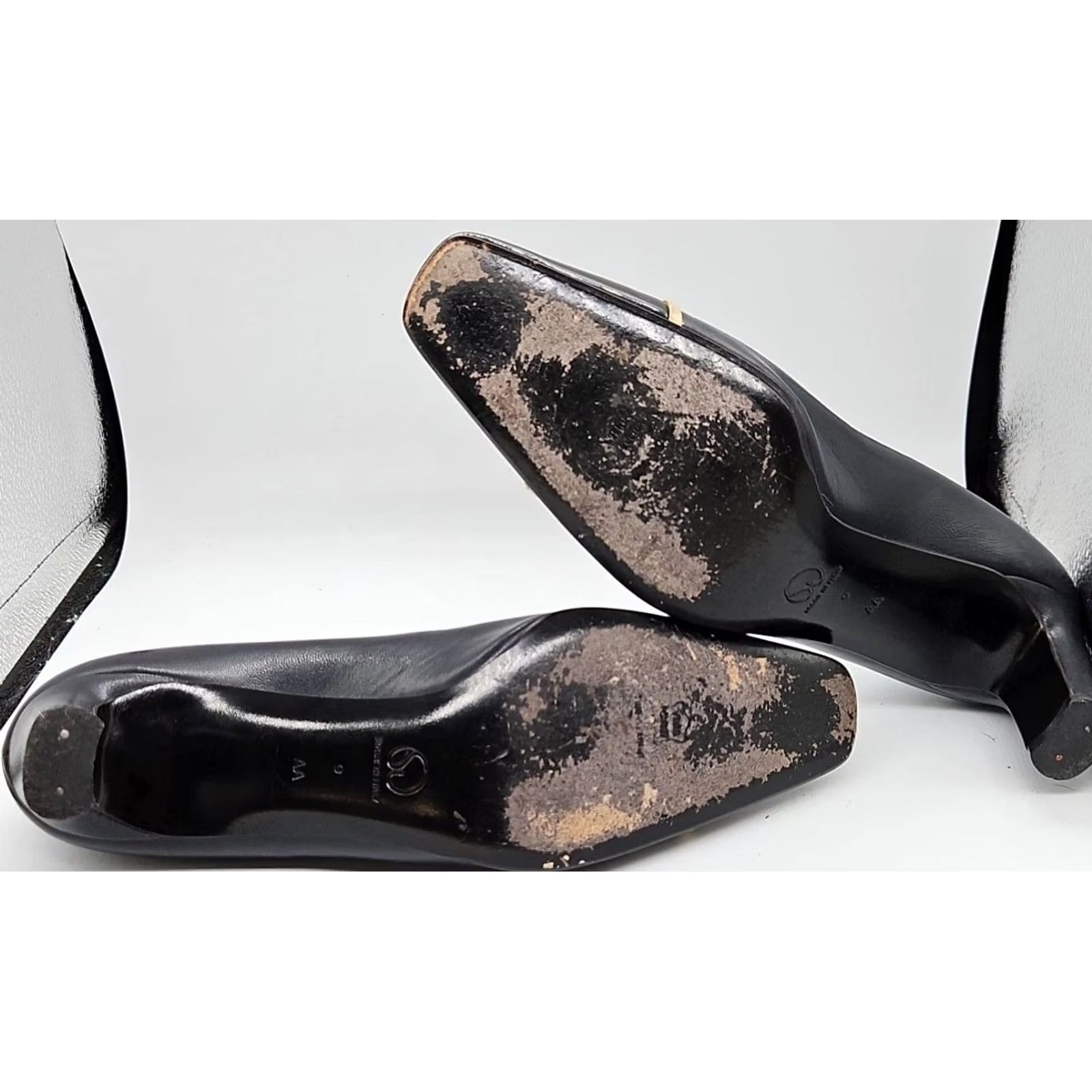 St. John St John Italy Dark Navy Leather Cap Toe Pumps Gold Accent Square Toe 8.5 Womens Shoes Size US 9 / IT 39 - 7 Thumbnail