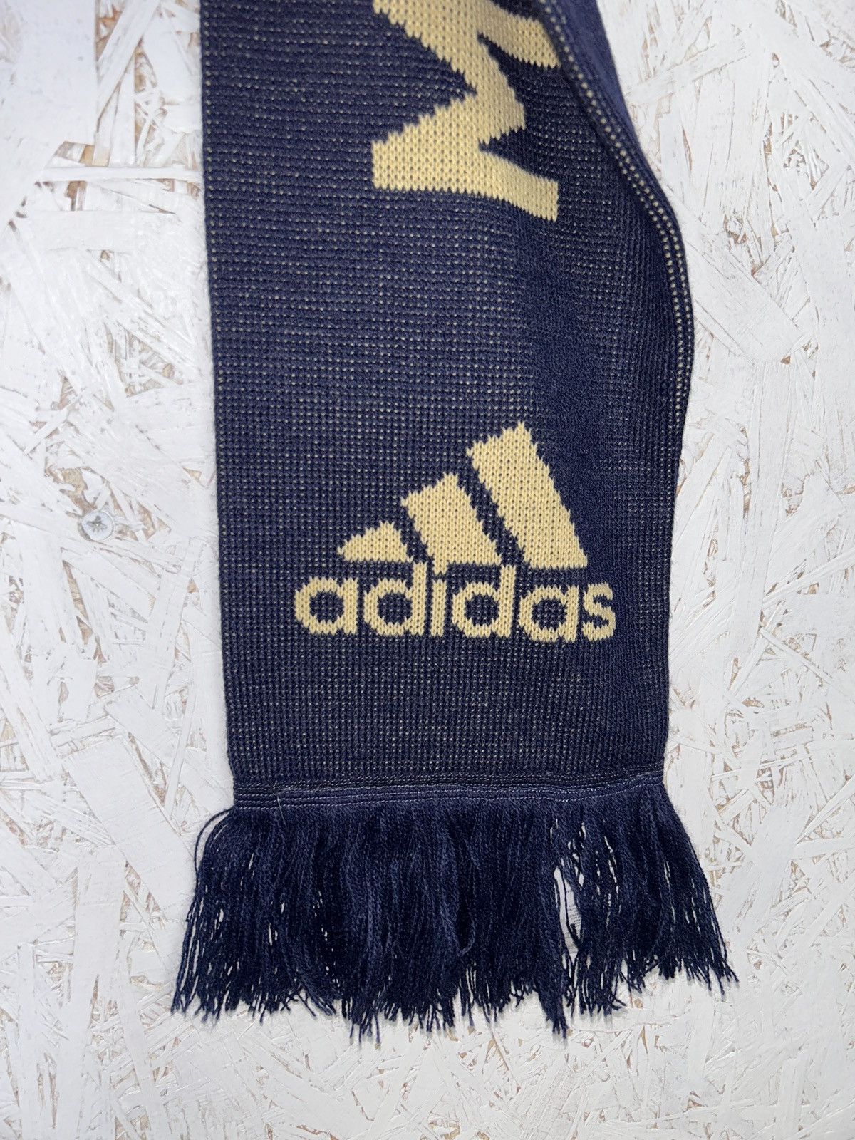 Other Adidas Manchester United 50 Year Anniversary Scarf CY5580 Size ONE SIZE - 3 Thumbnail