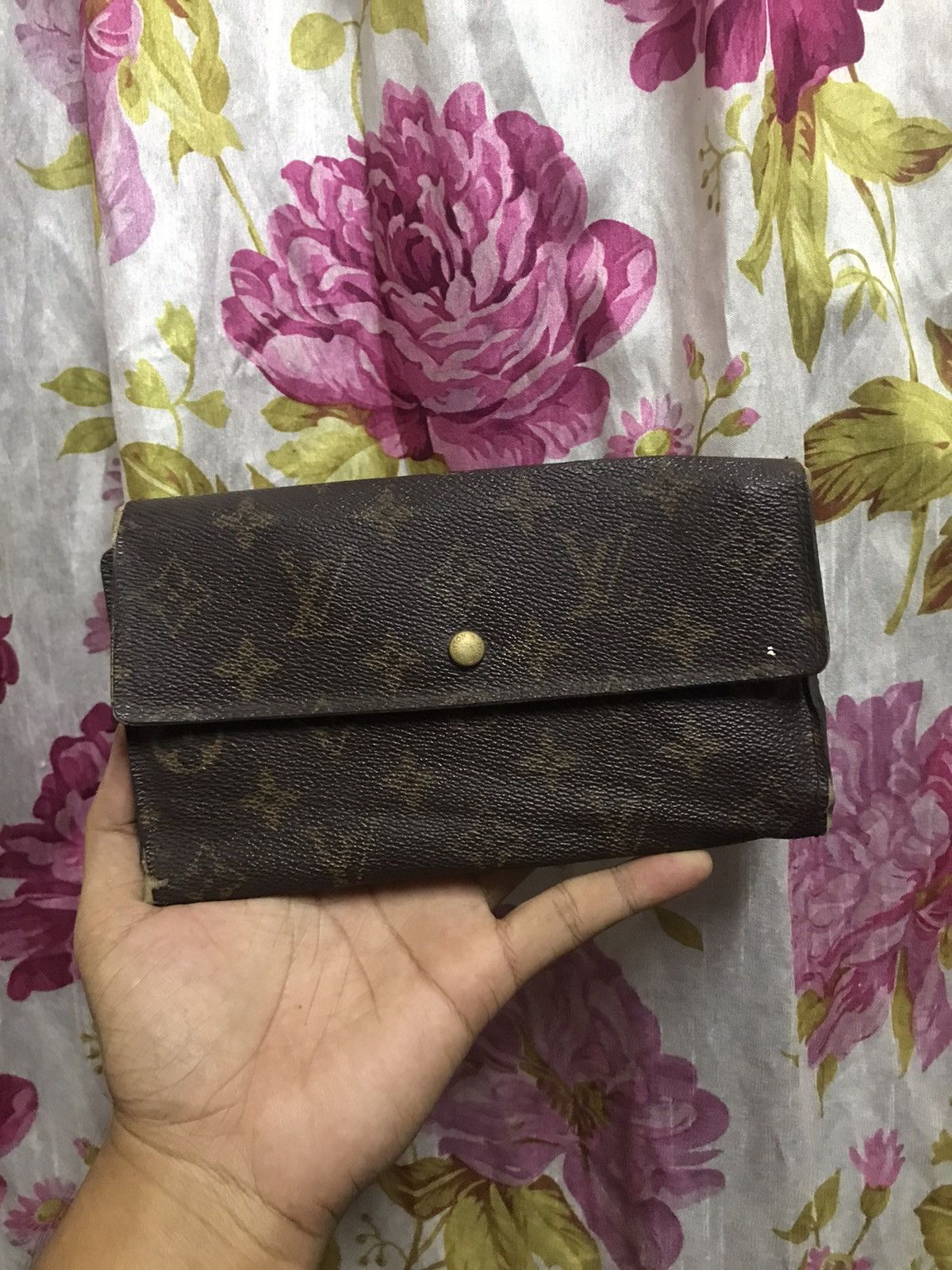 Louis Vuitton Authentic Long Wallet Louis Vuitton Size ONE SIZE - 1 Thumbnail