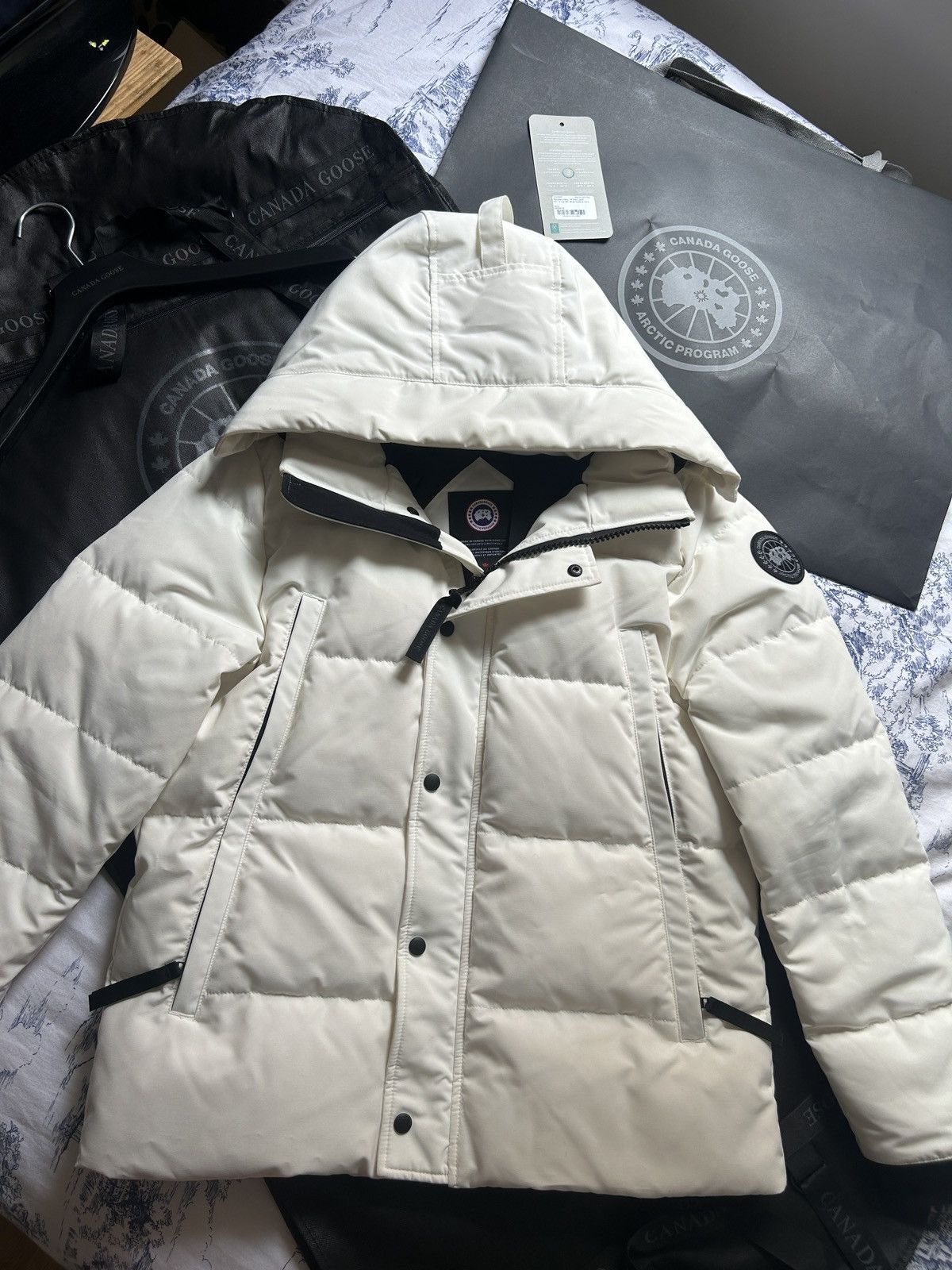 Canada Goose Canada Goose Wyndham North Star White Black Label Size US M / EU 48-50 / 2 - 2 Thumbnail