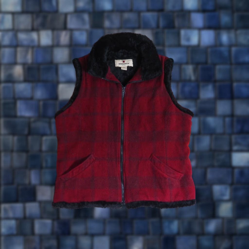 Vintage Woolrich Vest Womens L Wool Blend Full Zip Plaid Shearling Lined Wool Red-Black External Zip Vest Womens L Size L / US 10 / IT 46 - 1 Thumbnail