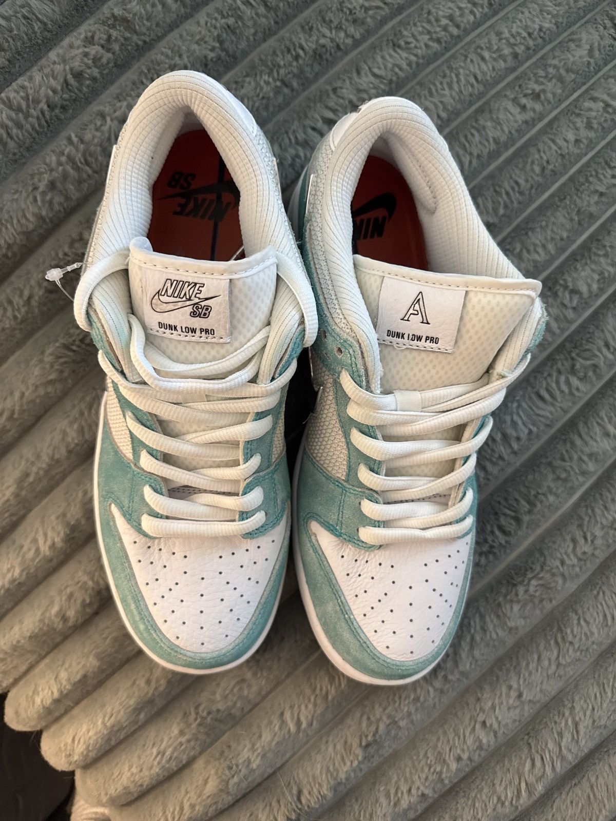 Nike SB Size 9.5- April Nike sb dunk Size US 9.5 / EU 42-43 - 5 Thumbnail