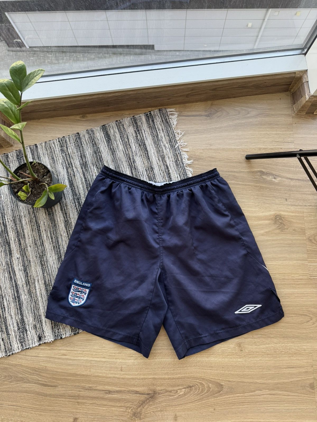 Umbro Vintage Umbro England Football shorts Size US 34 / EU 50 - 2 Thumbnail