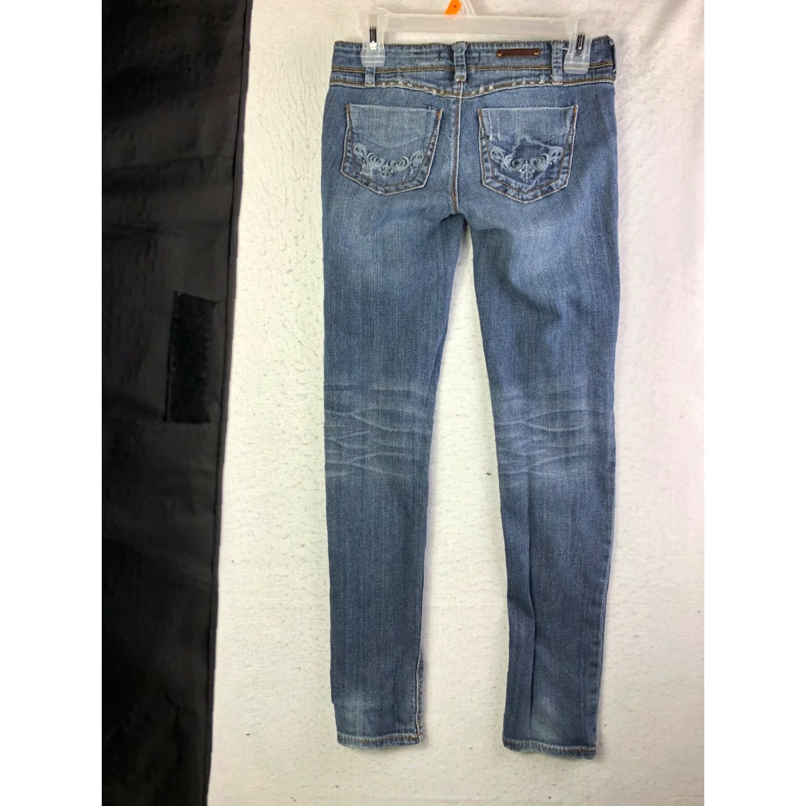 Denime Source of Wisdom Juniors Size 0 Mid Rise Skinny Dark Wash Blue Denim Jeans Womens Jeans Skinny 30 Inseam Regular Rise 8.5-10.5 in Zip Cotton Denim Size 25" / US 0 / IT 36 - 5 Thumbnail