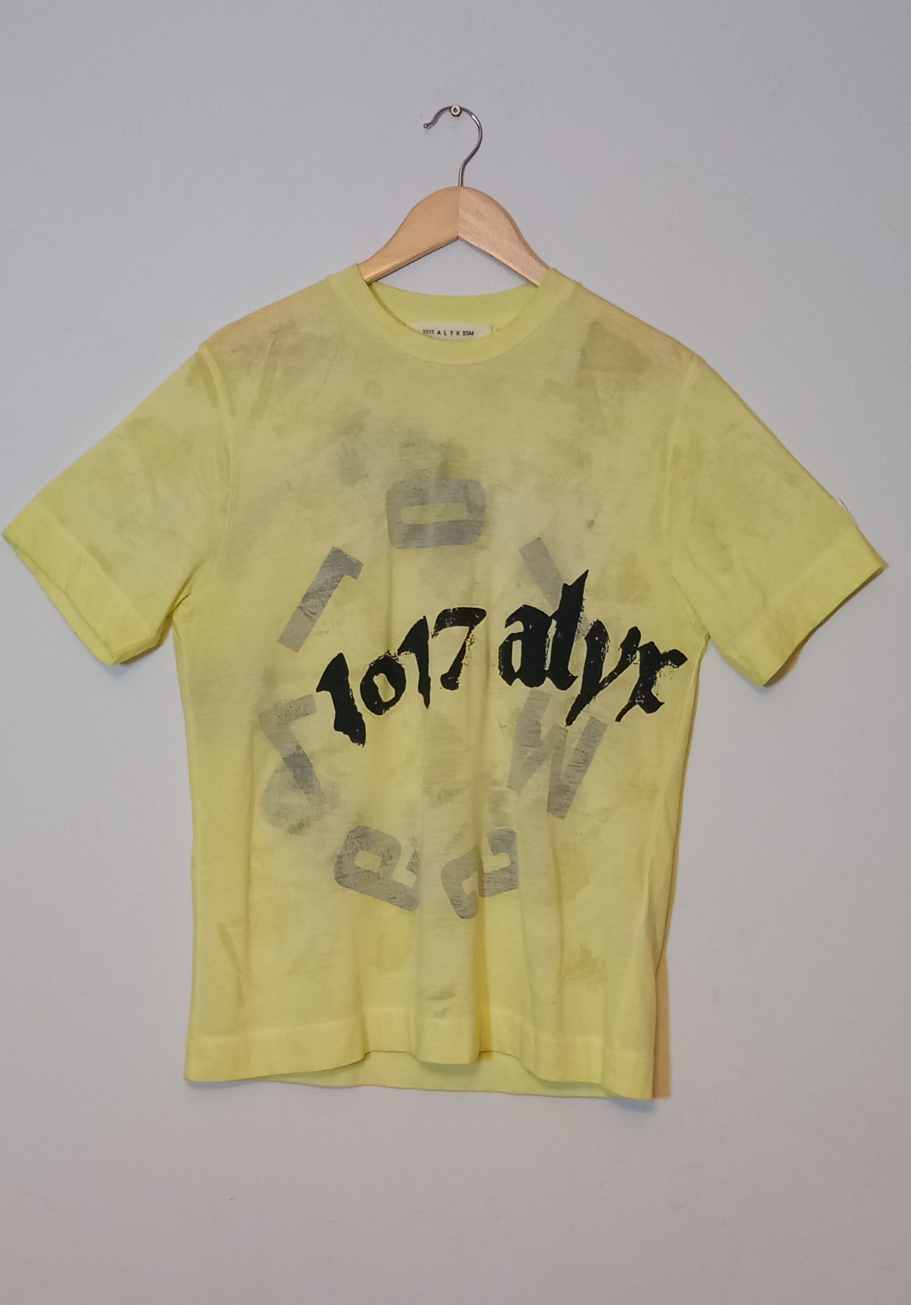 1017 ALYX 9SM 1017 ALYX 9SM logo-print detail T-shirt Size US S / EU 44-46 / 1 - 2 Thumbnail