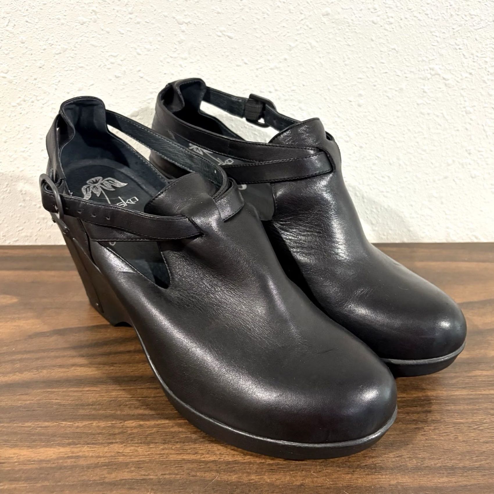 Dansko Dansko Franka Womens Sz 41 US 10.5 11 Strappy Wedge Clog Black Leather Bootie Size US 11 / IT 41 - 2 Thumbnail