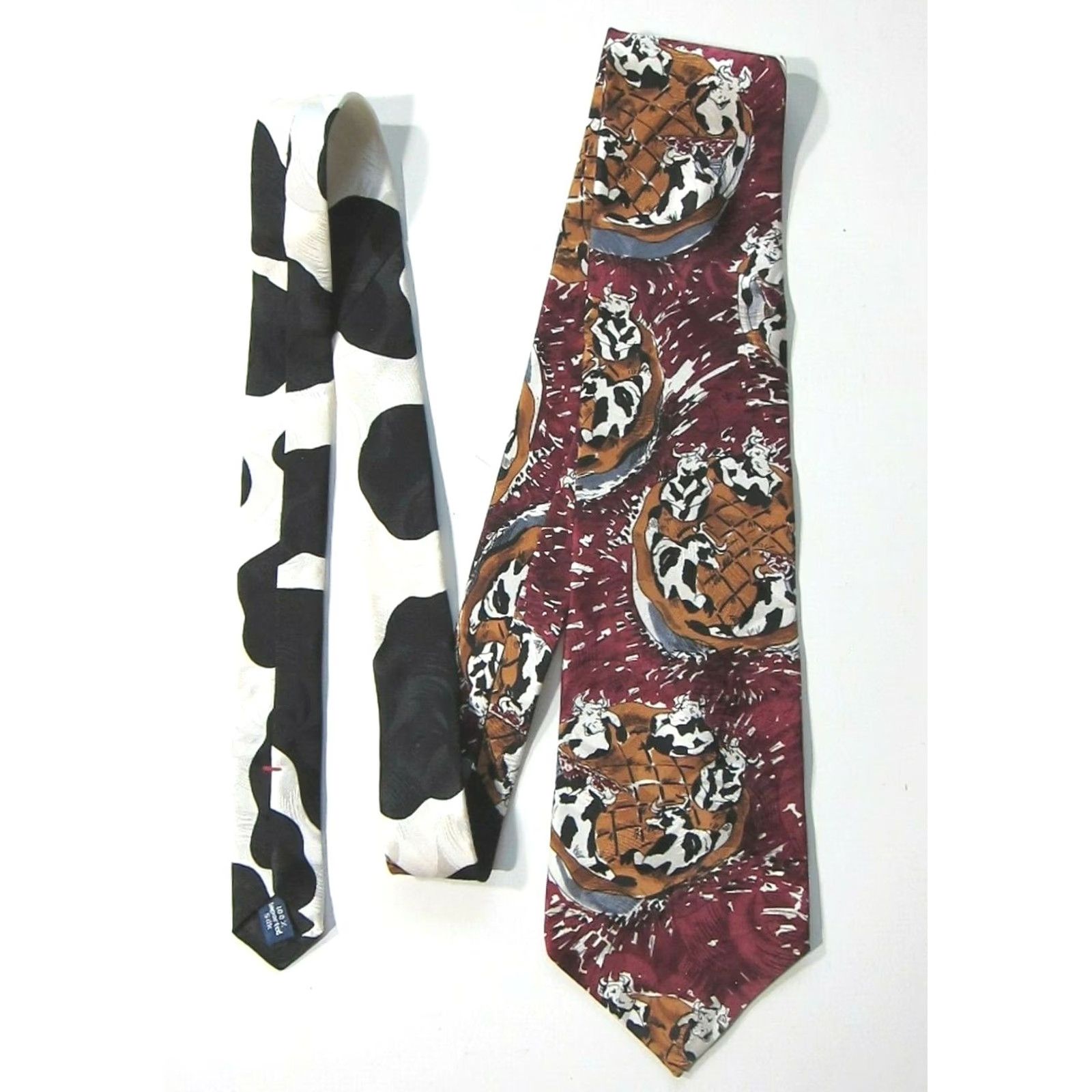 Halston VINTAGE Halston III 100% Silk Maroon Brown Black White Cow Pie Classic Tie Mens Tie Size ONE SIZE - 4 Thumbnail