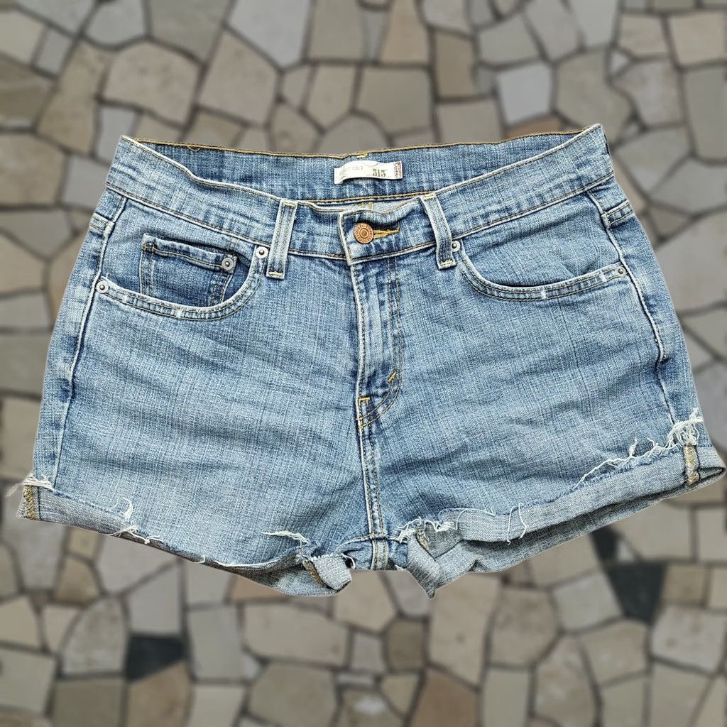 Levi's VINTAGE Levi's 515 Shorts Womens 8 31 Blue Denim Pockets Light Wash Cut Off 90s Outdoor Size 30" / US 8 / IT 44 - 1 Thumbnail